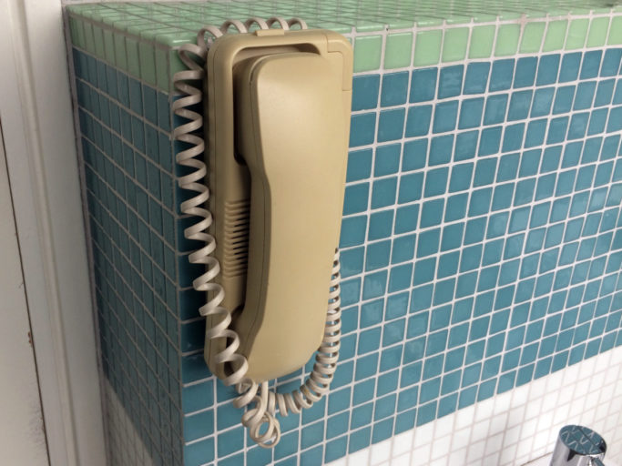 Telefon på badet