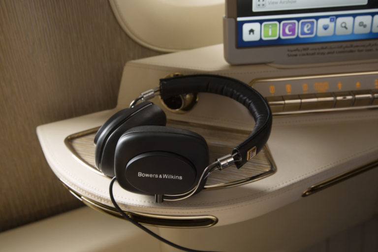 Bowers & Wilkins Active Noise Cancelling E1