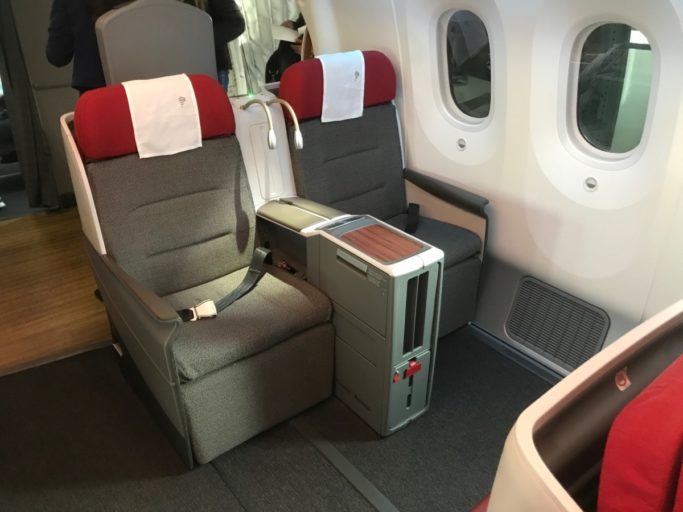 LATAM Business Class Boeing 787-9