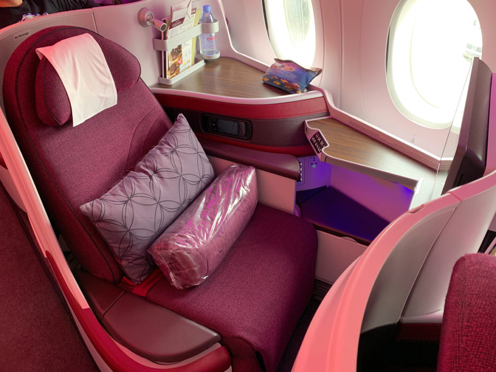 Qatar Airways business class Airbus A350