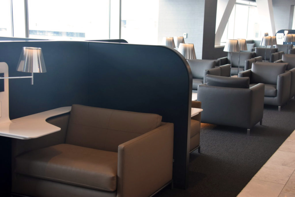 United Airlines Polaris Lounge sitteplasser