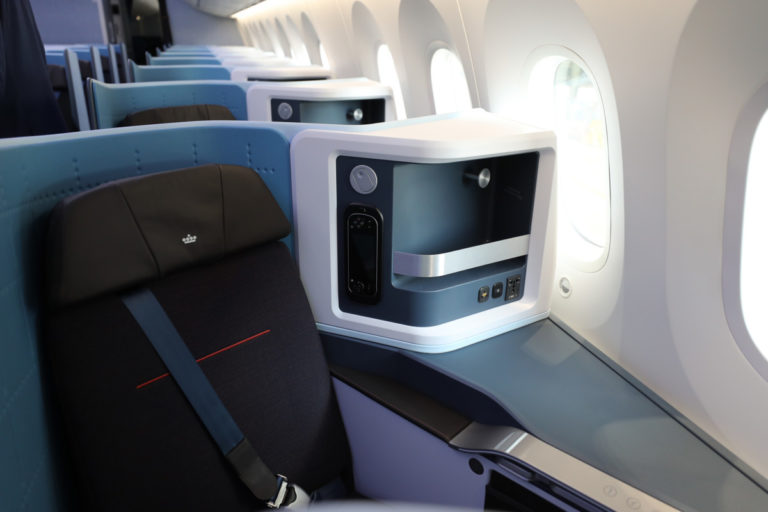 KLM Boeing 787-10 Dreamliner Business Class