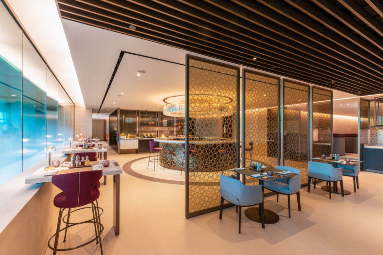 Qatar Airways Premium Lounge Singapore Changi