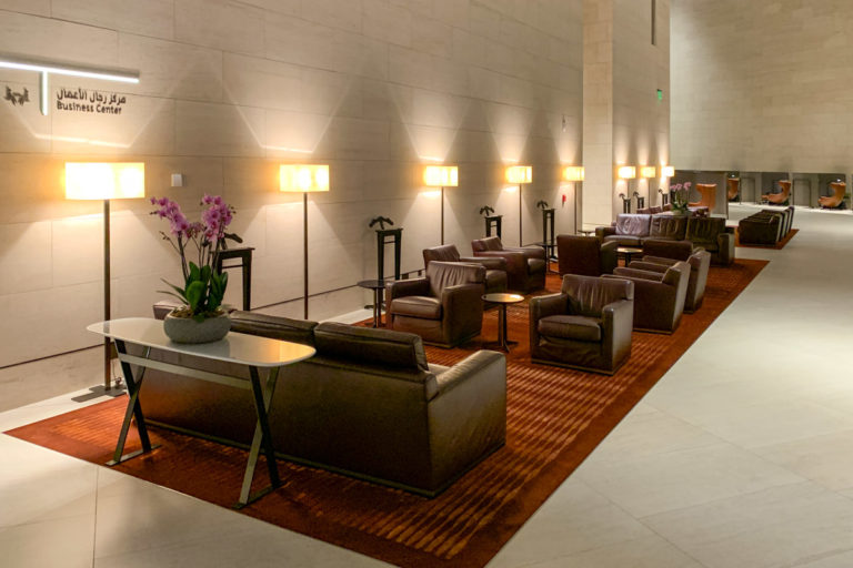 Qatar Airways Al Safwa First Class Lounge har sitteplass for mer enn 500 gjester