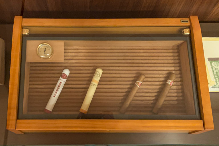 Cigar-lounge