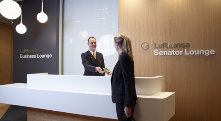 Lufthansa gjenåpner lounger i Frankfurt og München