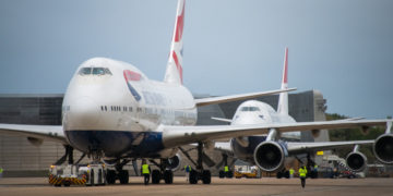 British Airways Boeing 747 tar av fra London Heathrow for aller siste gang